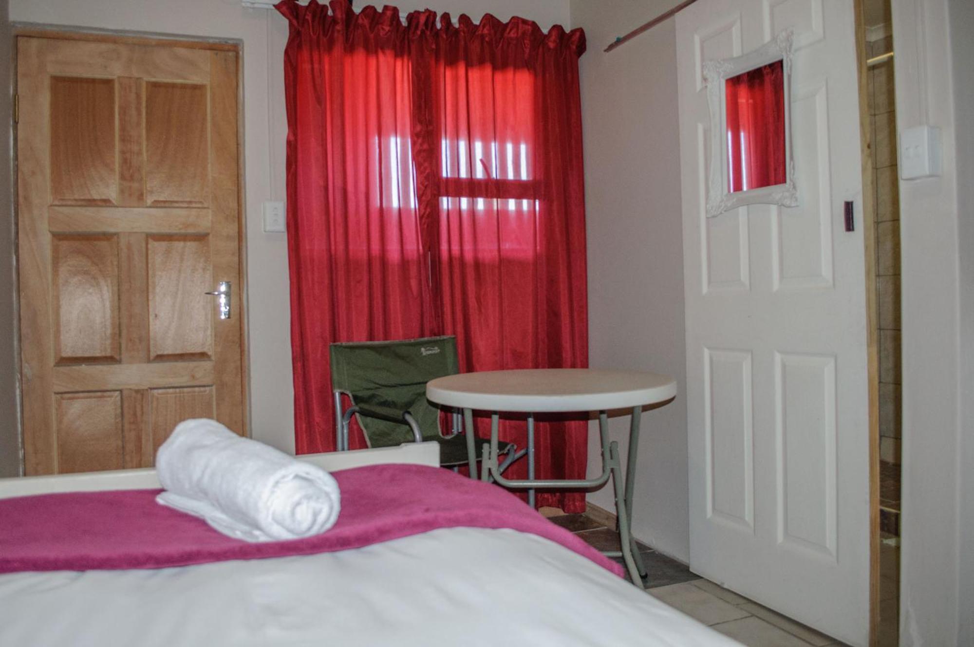 Oceanlife Guesthouse And Restaurant Luederitz Exterior foto